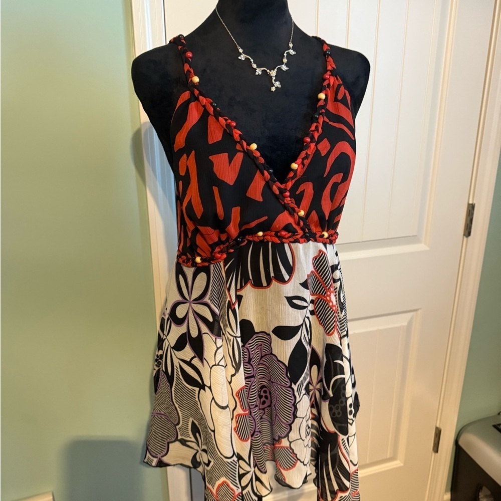 Bisou |bisou Red and Black Floral top size large